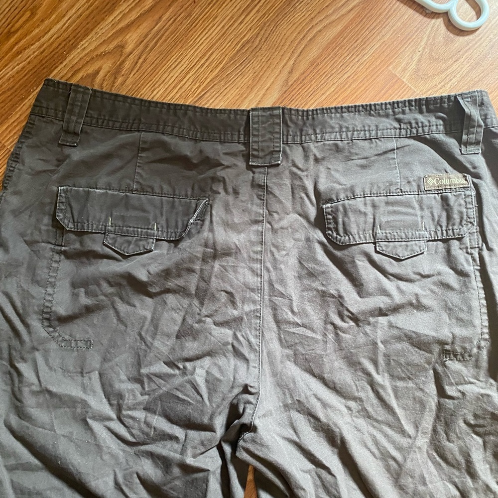 Columbia Men's Charcoal Cargo Pants - Picture 2 of 5